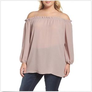 GLAMOROUS Top 26W Beige Cold Shoulder Ruffle NWT